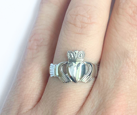 Ladies Claddagh Ring - Irish Promise Ring